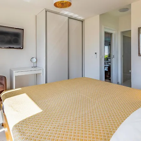 Cozy In With Sauna * Medulin