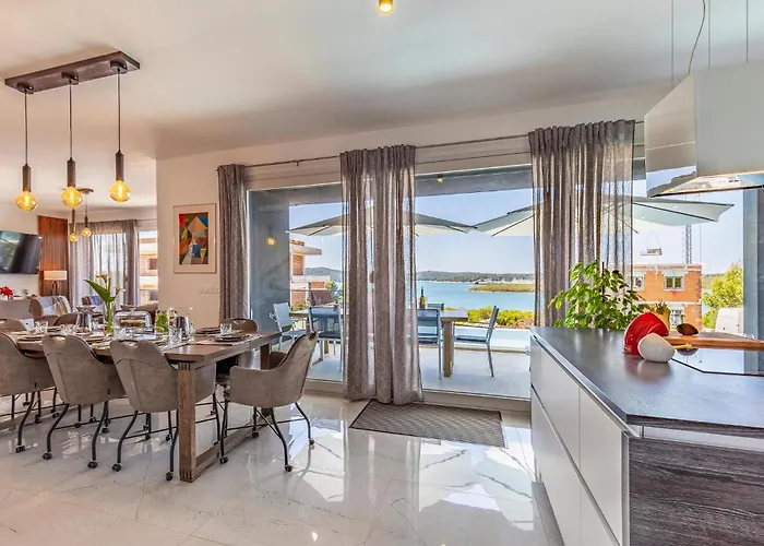 Cozy In With Sauna 펜션 메덜린